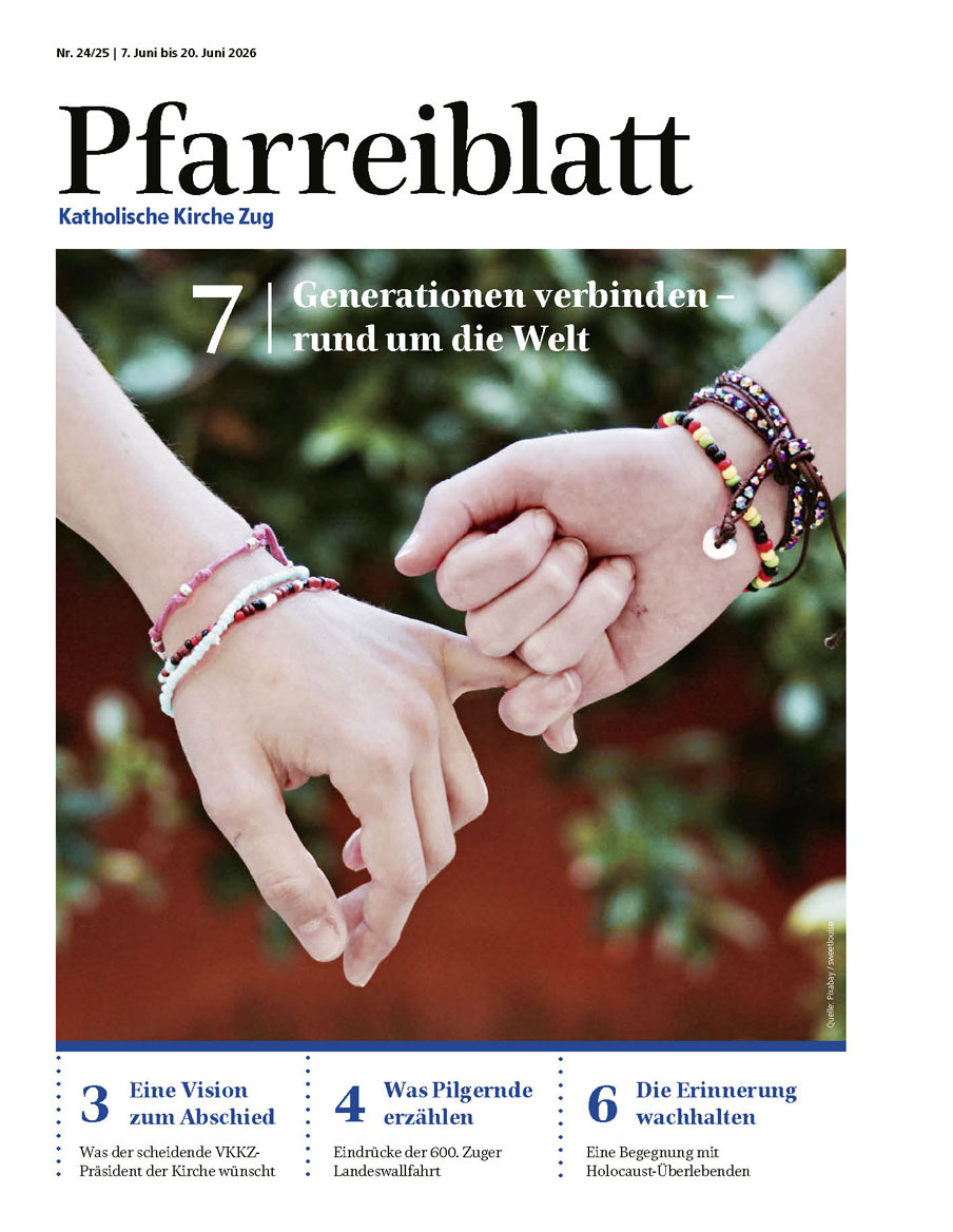Titelseite des Pfarreiblattes mit Ausgabeangabe, Titelthemen und einem Bild.