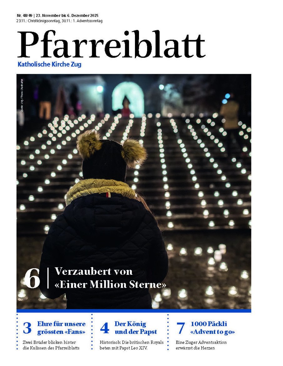 Titelseite des Pfarreiblattes mit Ausgabeangabe, Titelthemen und einem Bild.