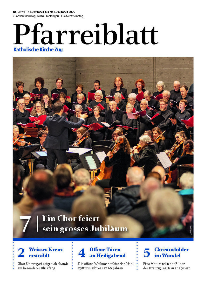 Titelseite des Pfarreiblattes mit Ausgabeangabe, Titelthemen und einem Bild.