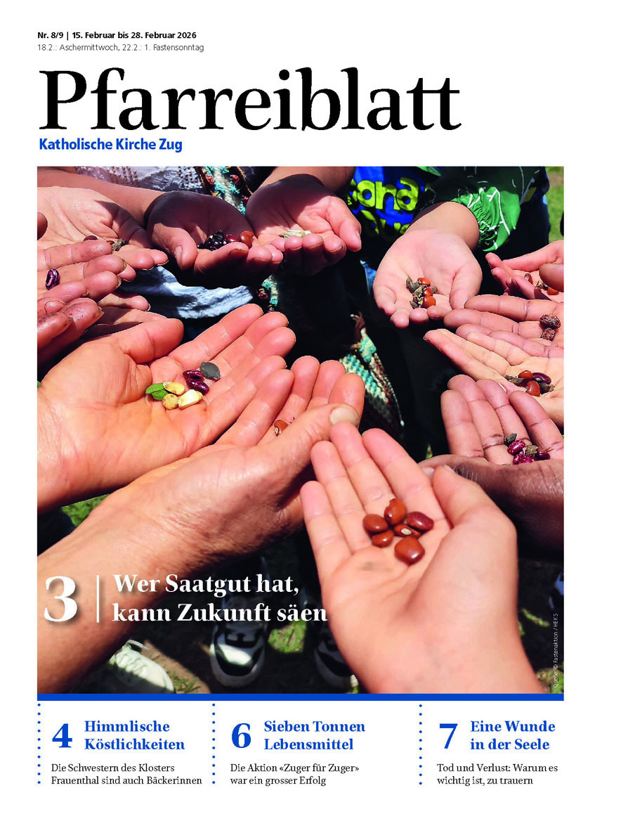 Titelseite des Pfarreiblattes mit Ausgabeangabe, Titelthemen und einem Bild.