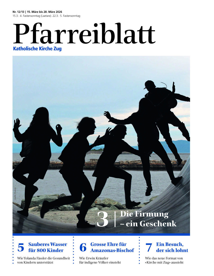 Titelseite des Pfarreiblattes mit Ausgabeangabe, Titelthemen und einem Bild.