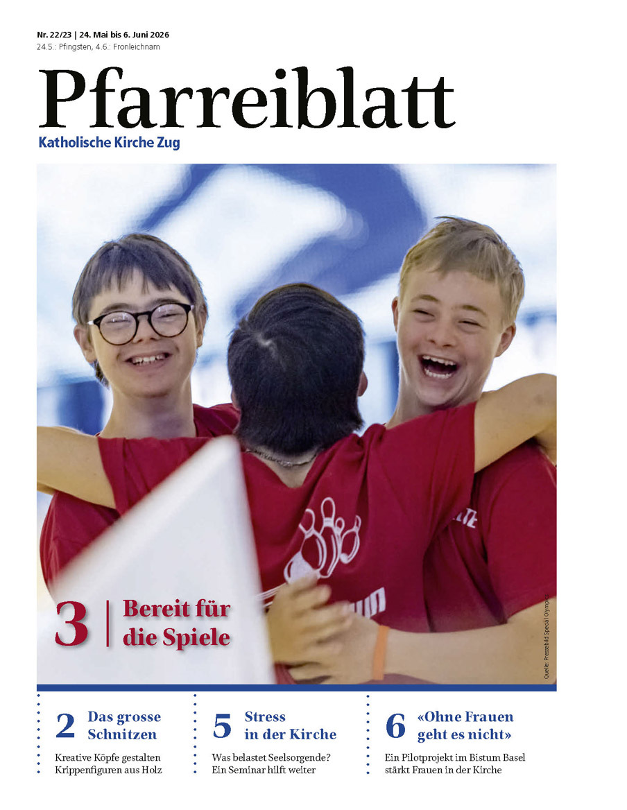 Titelseite des Pfarreiblattes mit Ausgabeangabe, Titelthemen und einem Bild.