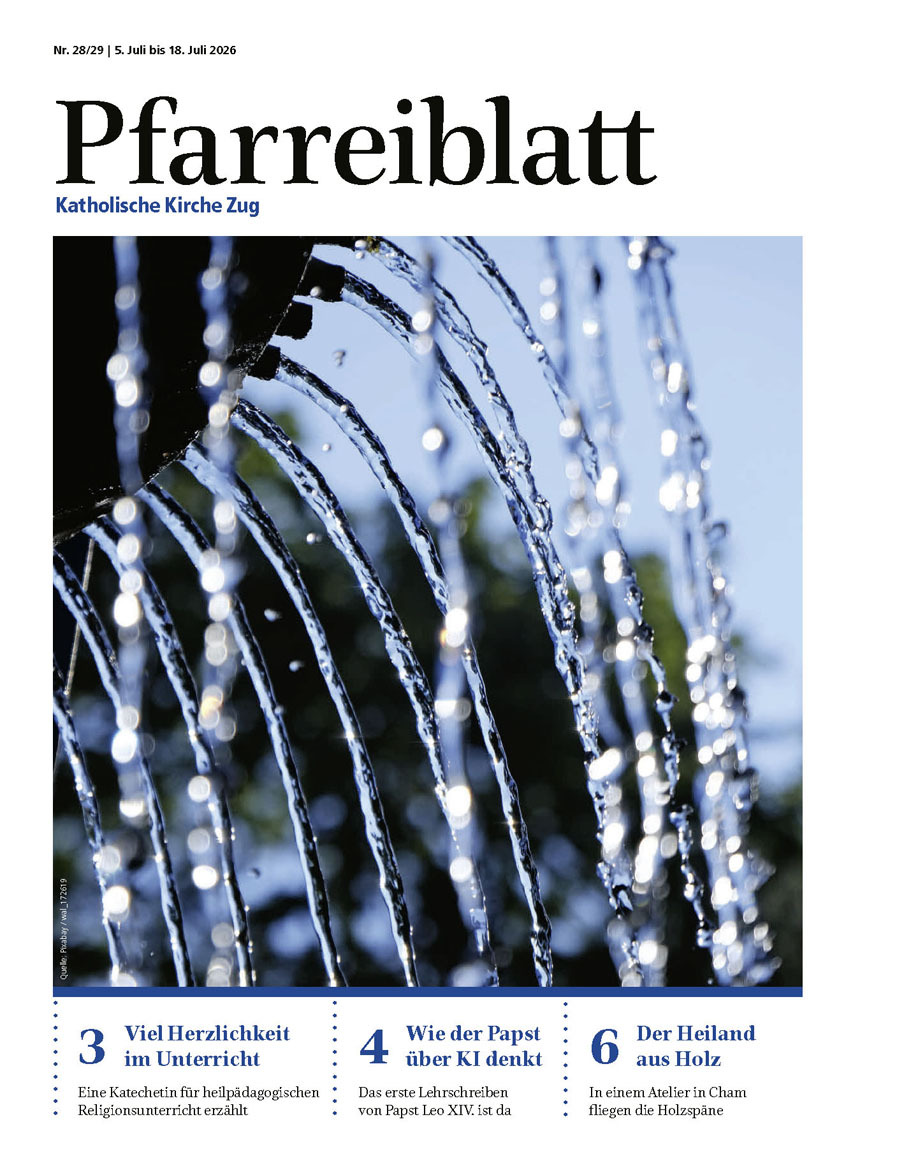 Titelseite des Pfarreiblattes mit Ausgabeangabe, Titelthemen und einem Bild.