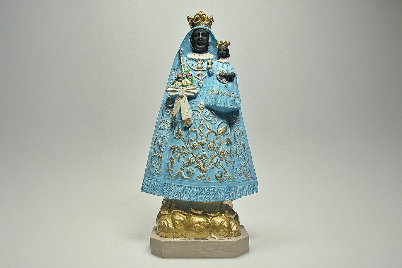 Die Schwarze Madonna als Souvenir aus Ton. Foto: Museum
Fram Einsiedeln