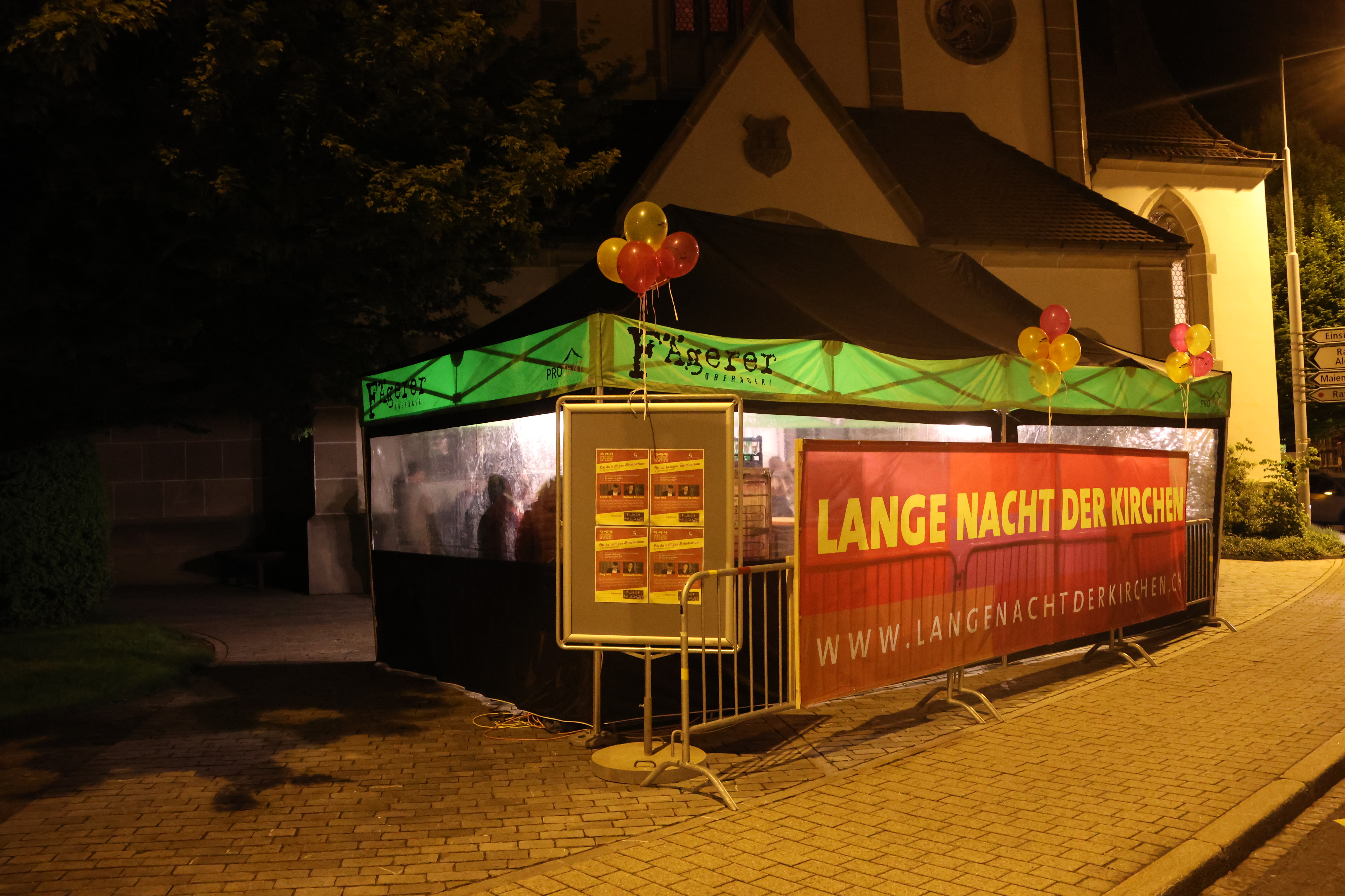 Kirchen Bar mit Örgeli-Rockern in Oberägeri. Foto: Arnold Landtwing